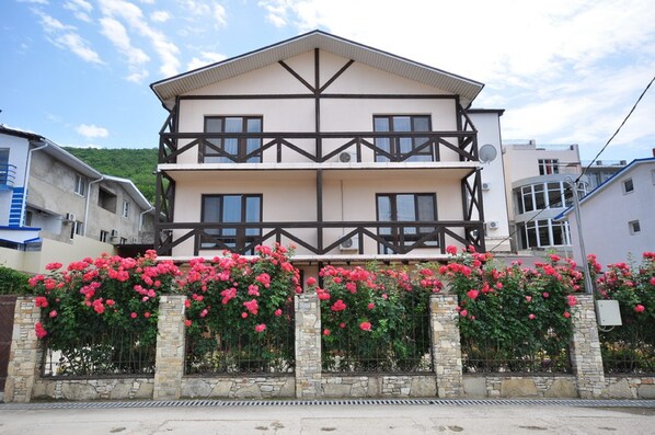 Fachada del alojamiento