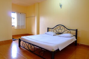 Standard Room with Fan | 免费 WiFi