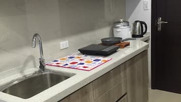 Studio Unit | Private kitchenette