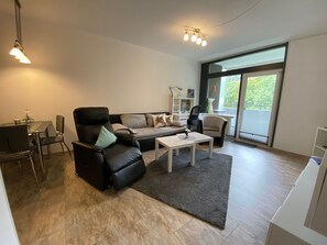 Unclassified image, 2 of 22, button