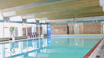 Innenpool, beheizter Pool