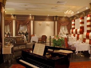 Dining - Excelsior Hotel (Baku)