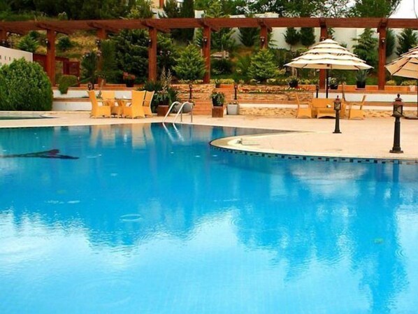 Indoor pool, outdoor pool