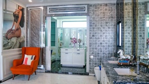 Luxury Villa, 5 Bedrooms | Bathroom | Separate tub and shower, jetted tub, hair dryer, bidet - Exquisite Pool Villa C (Pattaya)