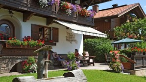 Front of property - Gästehaus Breitenlohner (Reit im Winkl)