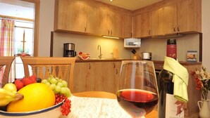 Private kitchen - Gästehaus Breitenlohner (Reit im Winkl)