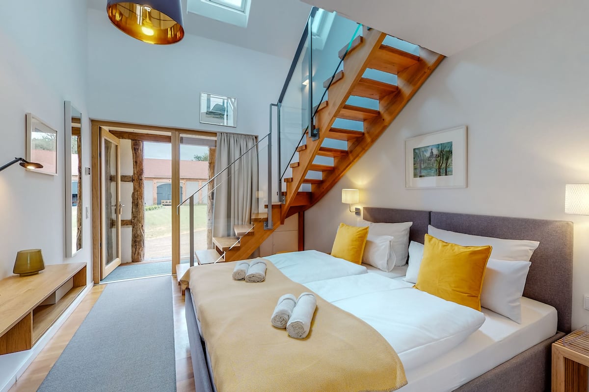double room (hofzimmer maisonette) | 1 bedroom, premium bedding, in-room safe, individually decorated