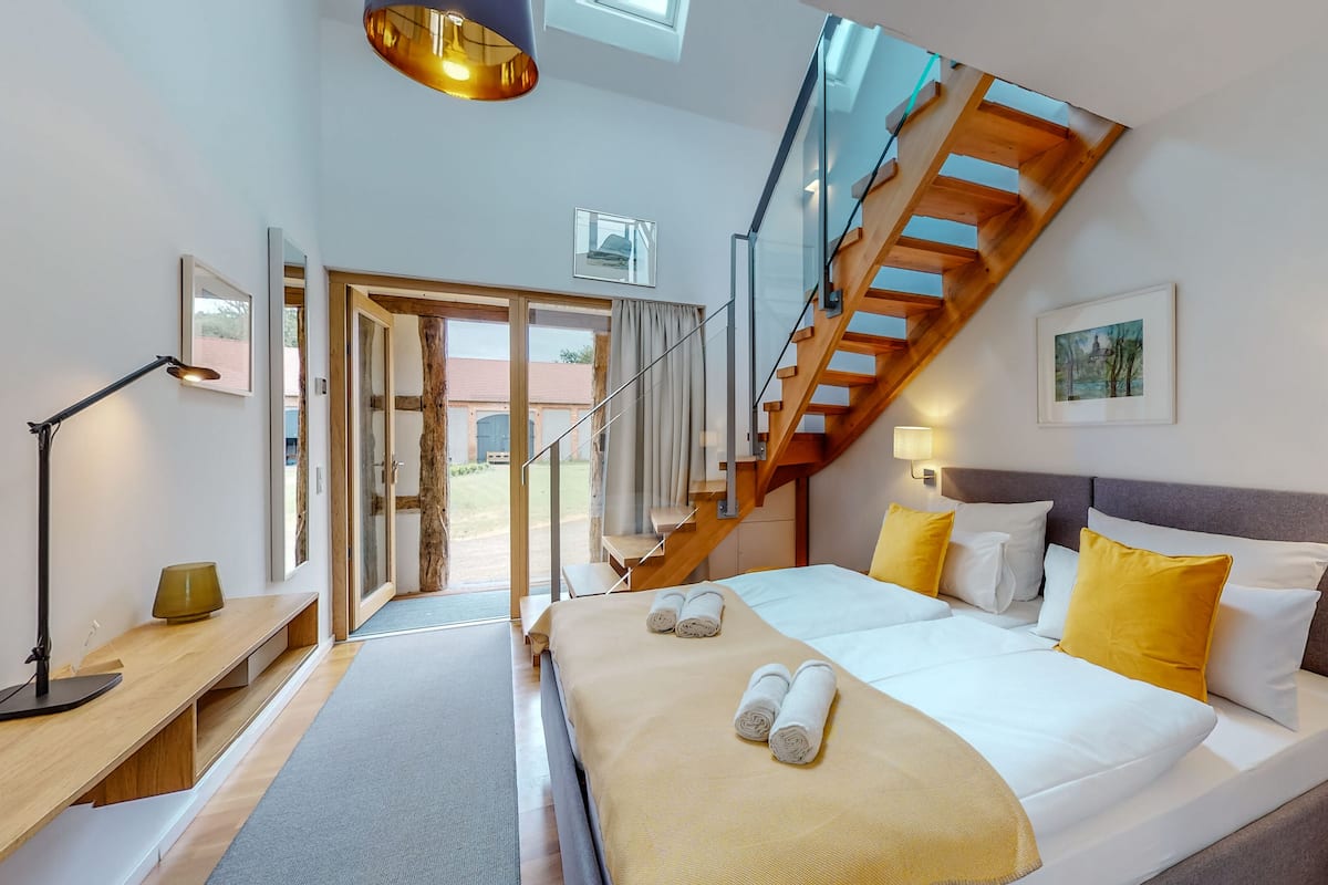 Tweepersoonskamer (Hofzimmer Maisonette) | 1 slaapkamer, luxe beddengoed, een kluis op de kamer