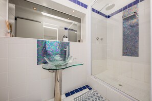 Villa | Bathroom shower - Indigo Bay - The Penguin (Cape Town)