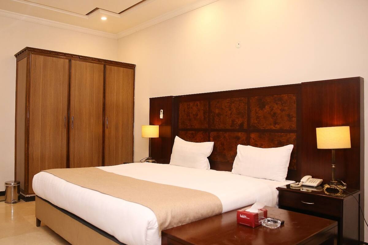 Bureau, chambres insonorisées, Wi-Fi gratuit