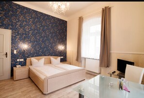In-room safe, desk, soundproofing, iron/ironing board