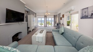 Villa, 4 soverom | Oppholdsområde | Plasma-TV
