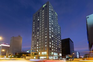 Exterior - Holiday Inn Express Lima San Isidro by IHG (Lima)