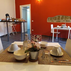 Free daily local cuisine breakfast 