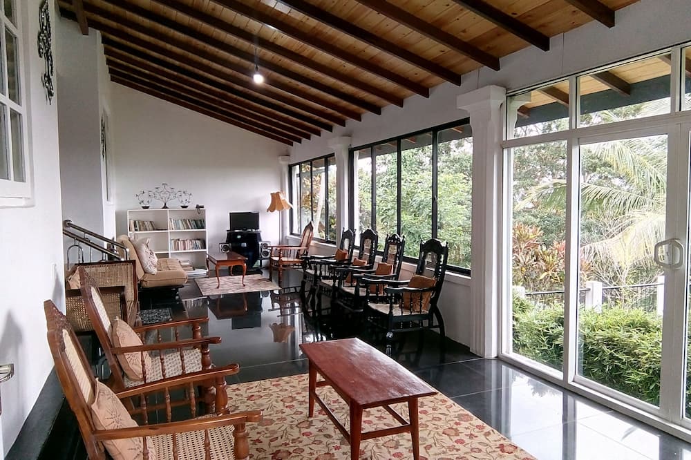 Prim Rose Hill Holiday Bungalow