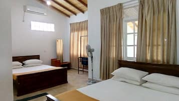 1 habitación, ropa de cama de alta calidad, escritorio y wifi gratis