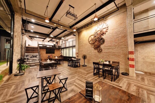 Reception - The Entaneer Poshtel - Hostel (Chiang Mai)