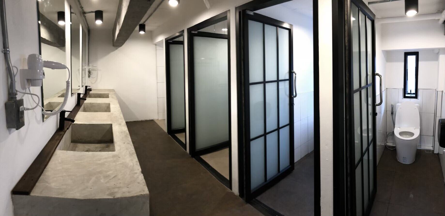 Photo - The Entaneer Poshtel