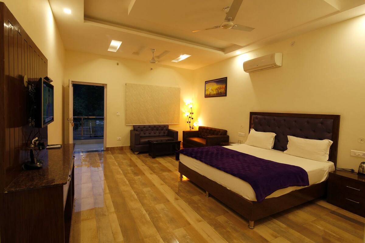 Kamar Double atau Twin Premium, 1 Tempat Tidur Double, Bebas Asap Rokok | Brankas, kedap suara, dan setrika/meja setrika