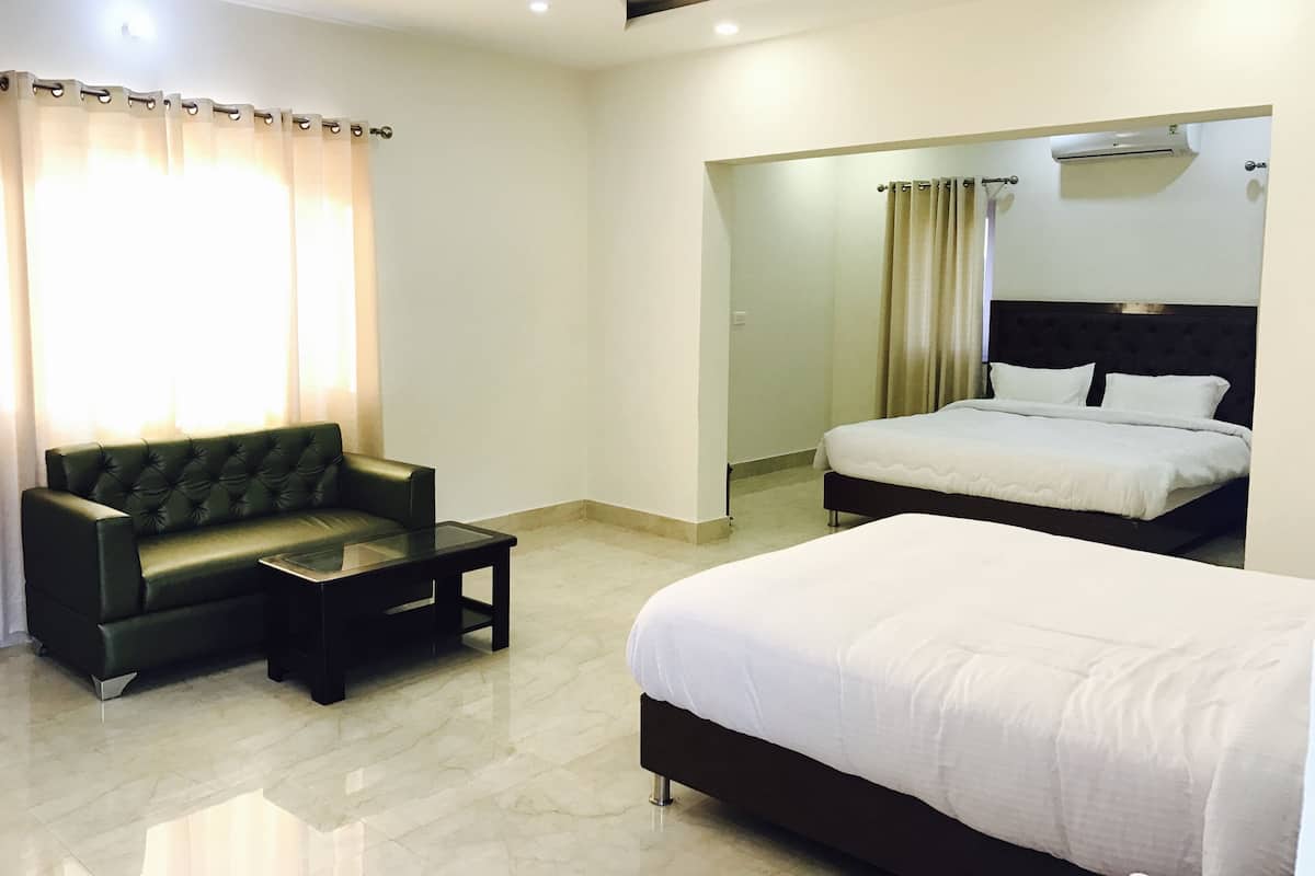Suite, 1 cama matrimonial, para no fumadores | Caja de seguridad en la habitación y insonorización