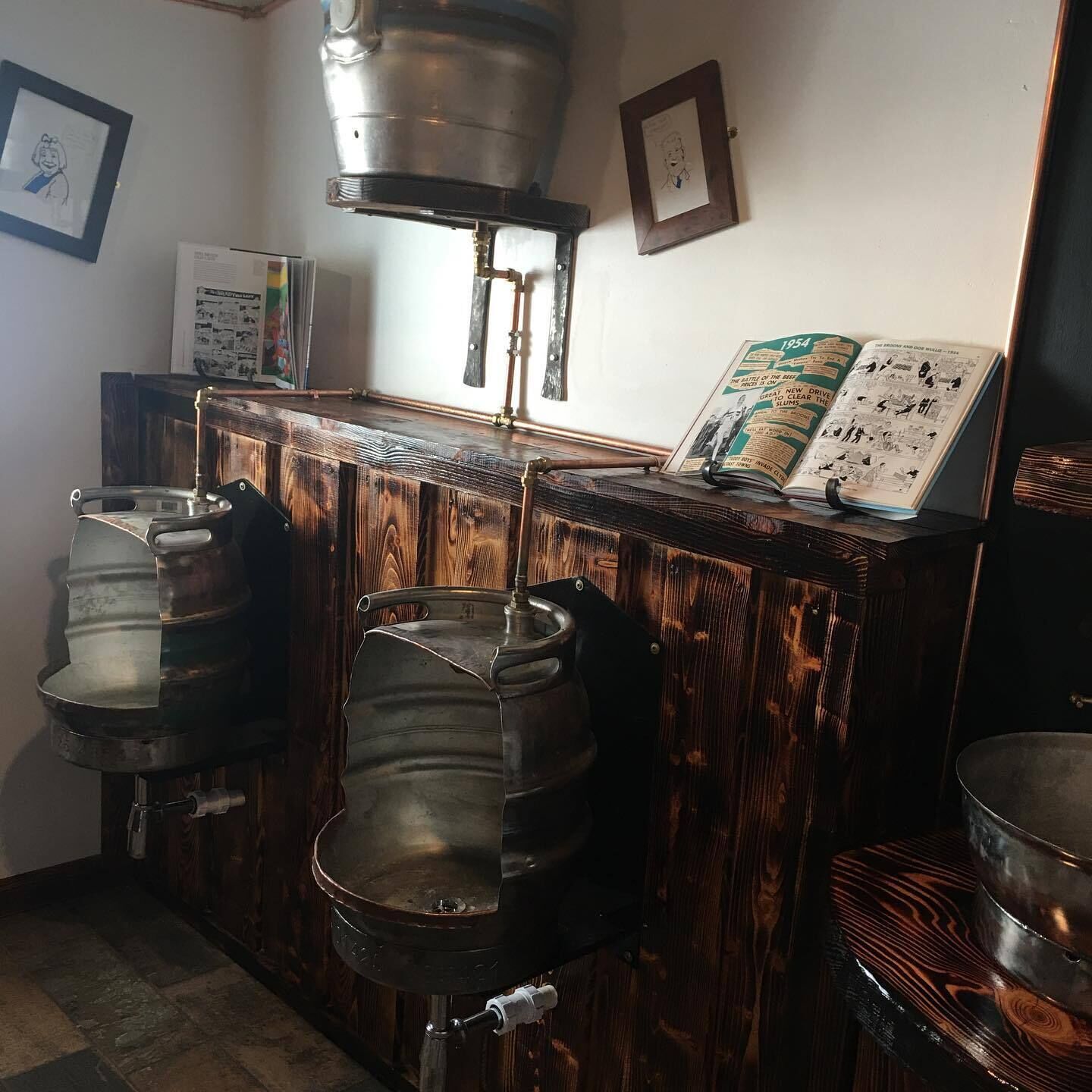 Bar (trong khuôn viên)