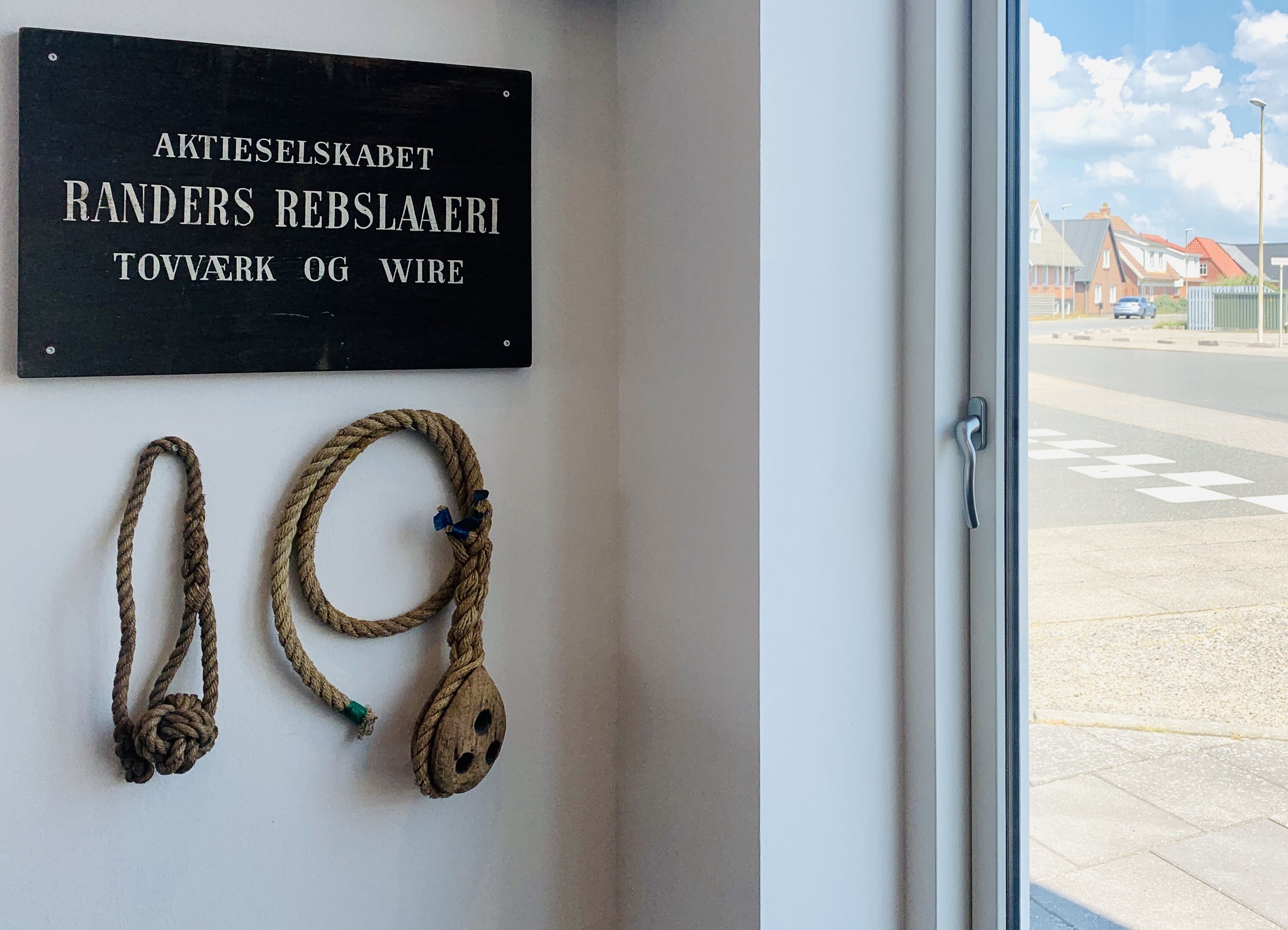 Breakfast and dinner served