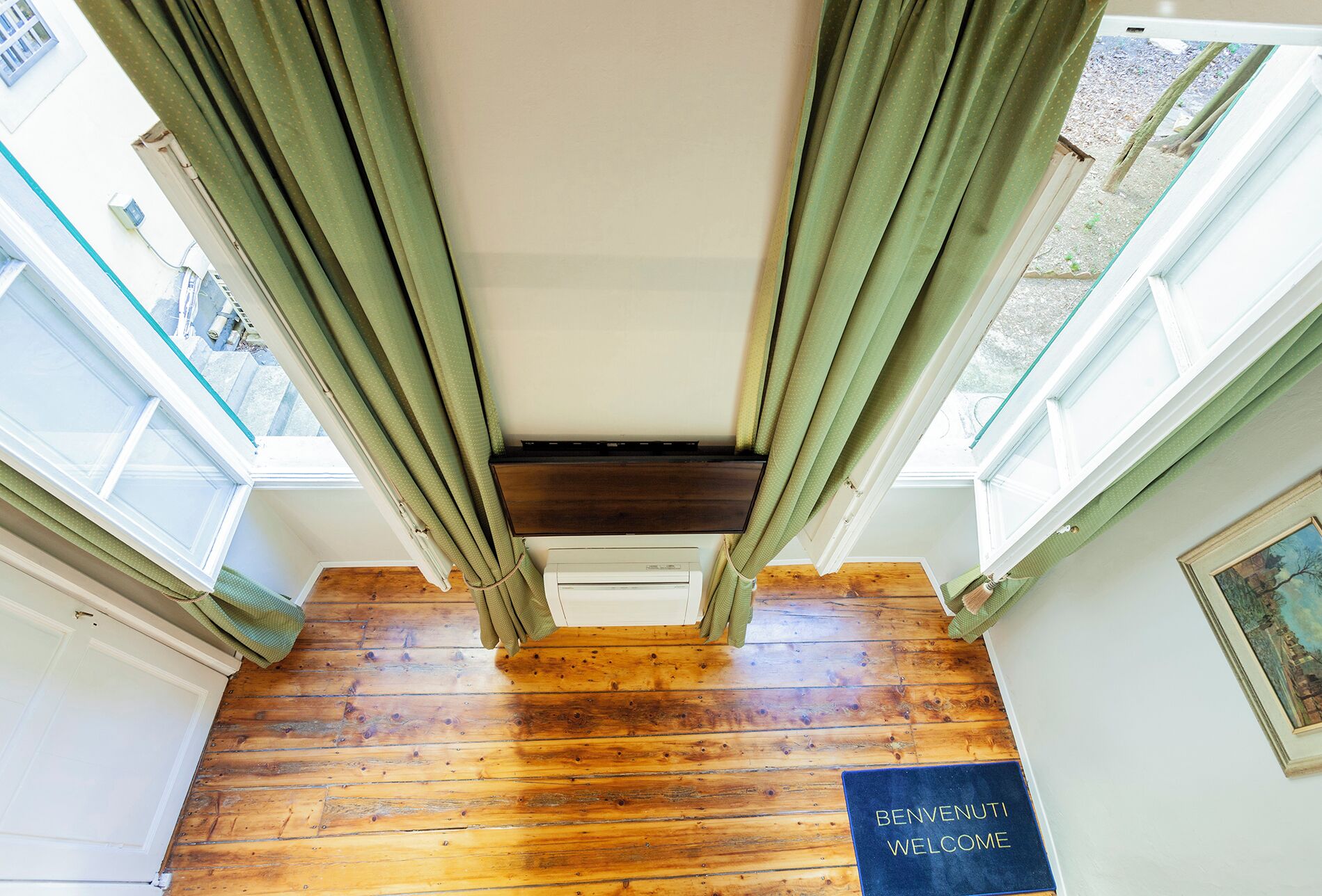 Photo - Hotel St. James