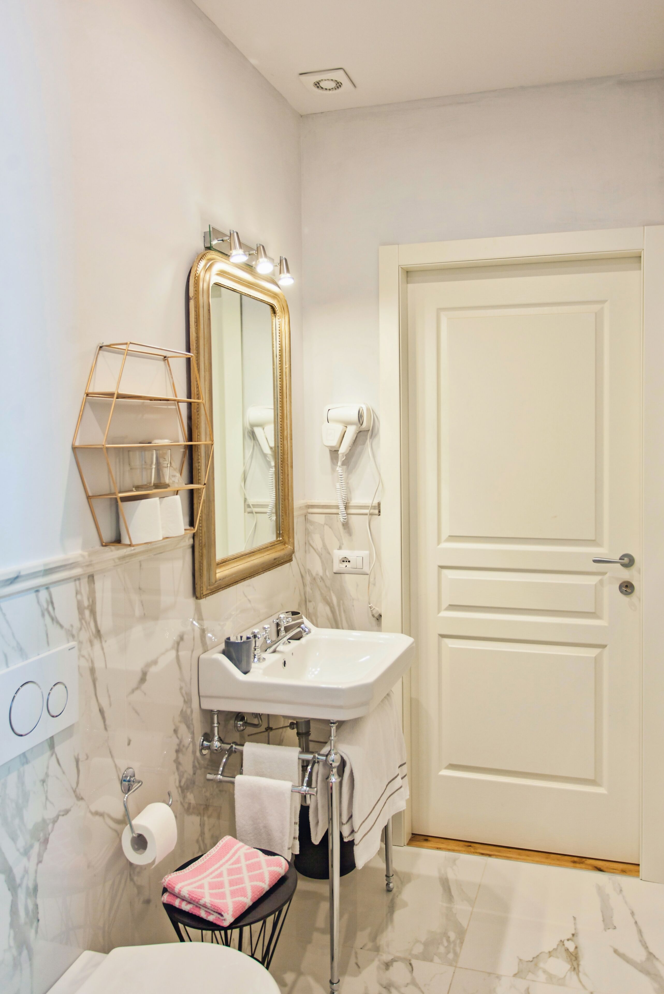 Photo - Hotel St. James