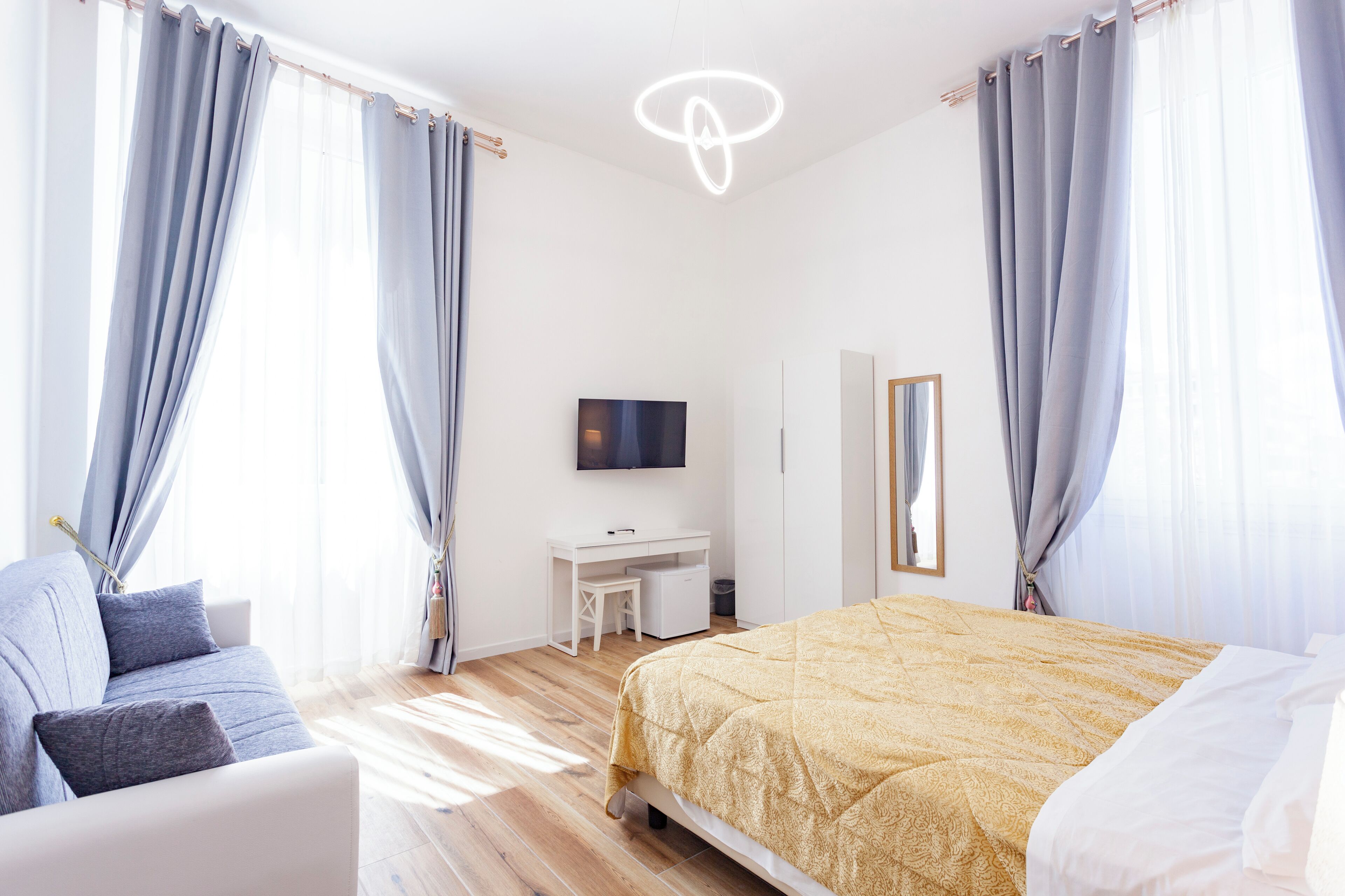 Deluxe Double or Twin Room | In-room safe, desk, blackout drapes, free WiFi