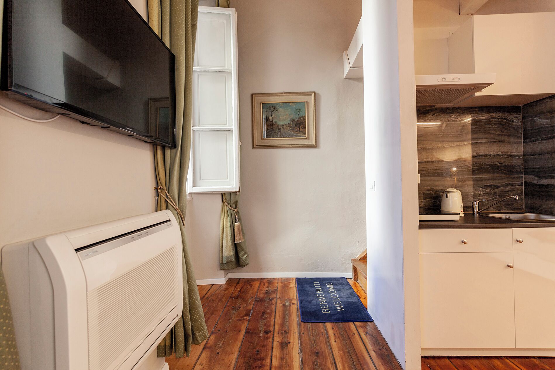 Duplex, 1 Bedroom | In-room safe, desk, blackout drapes, free WiFi