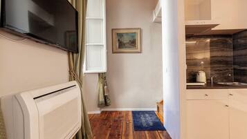 Duplex, 1 Bedroom | In-room safe, desk, blackout drapes, free WiFi