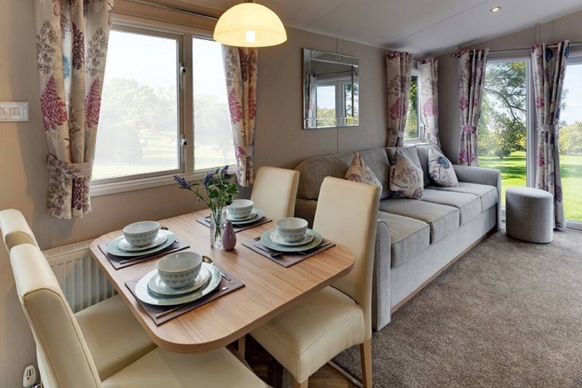 Superior Mobile Home, Private Bathroom, Garden View | Restaurant