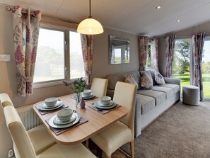 Superior Mobile Home, Private Bathroom, Garden View | Restaurant