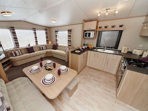 Deluxe Mobile Home, Private Bathroom, Garden View