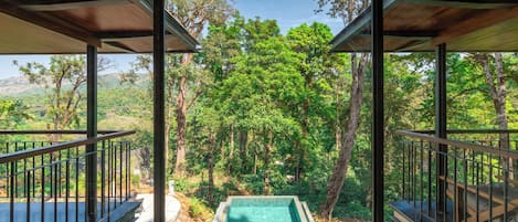 Villa luxueuse | Aire de séjour | Téléviseur à DEL de 42 po avec télévision numérique