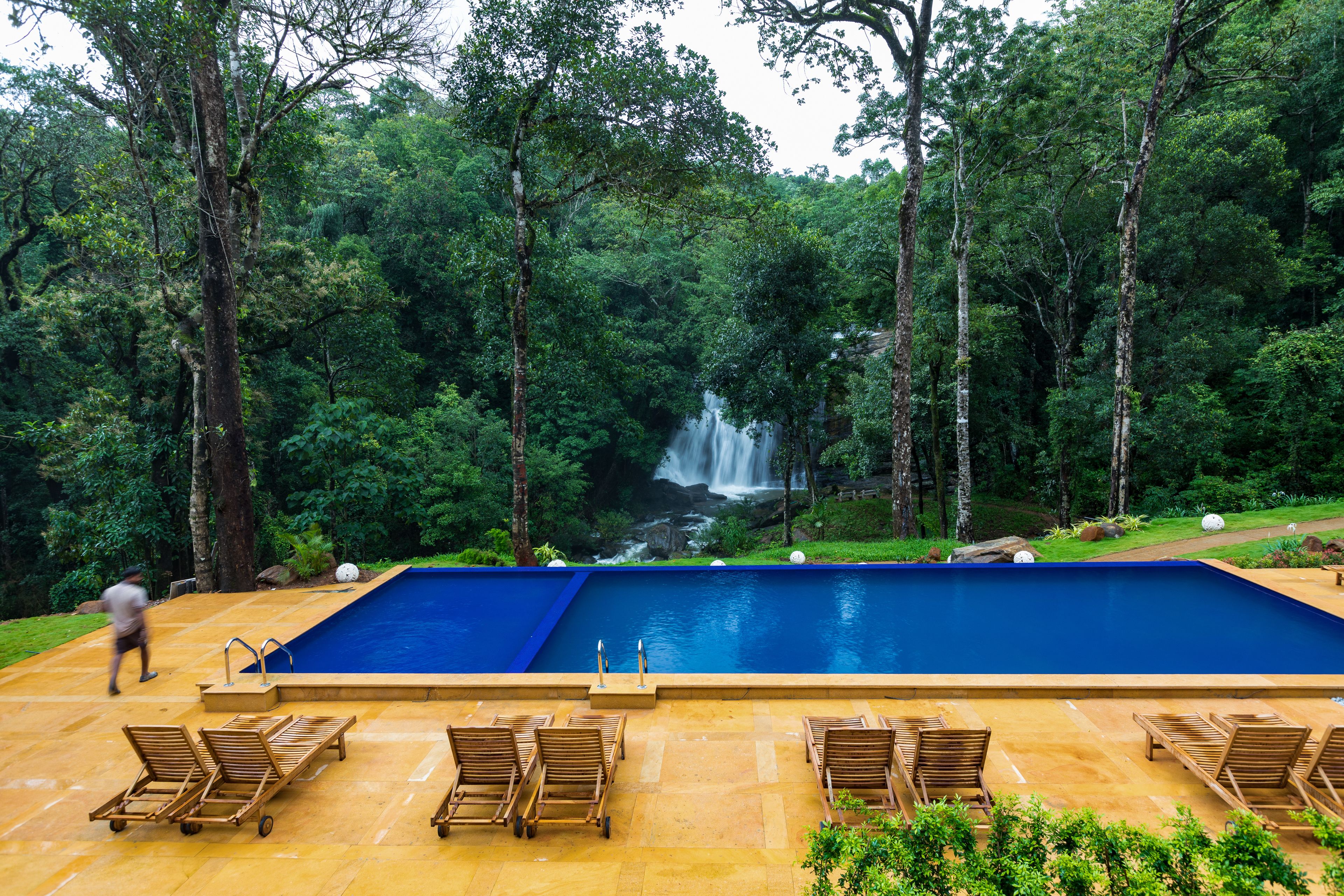 Kolam renang outdoor