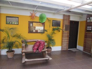 Área de estar no saguão