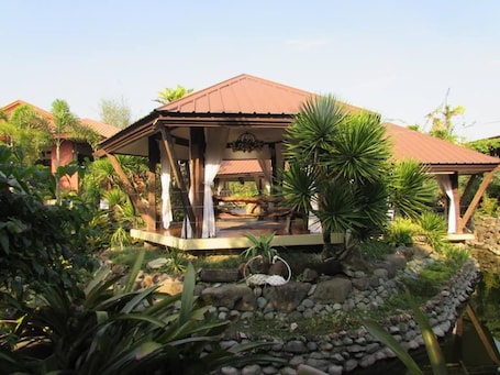 Gazebo. Palaisdaan Hotel and Restaurant