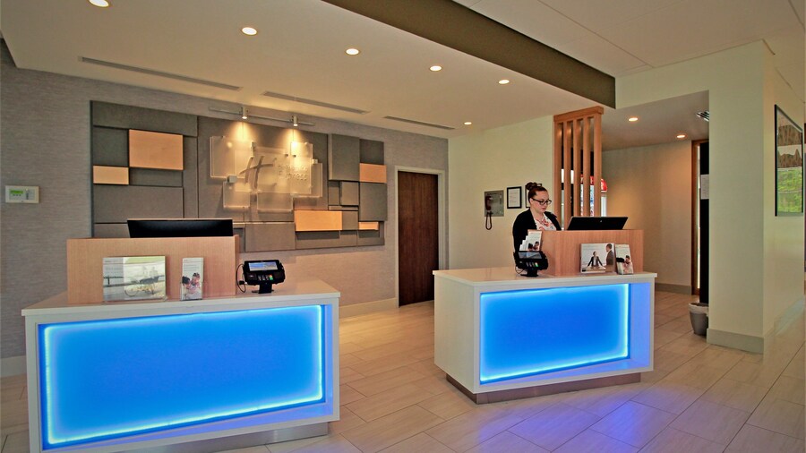 Holiday Inn Express & Suites Ocala by IHG