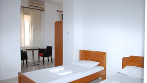 Habitación cuádruple, balcón