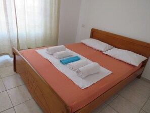 Double Room, Balcony | Katil bayi/kot (percuma), katil lipat simpan/tambahan, Wi-fi percuma 