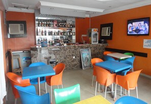 Poolside bar - Labod Hotel (Ibadan)