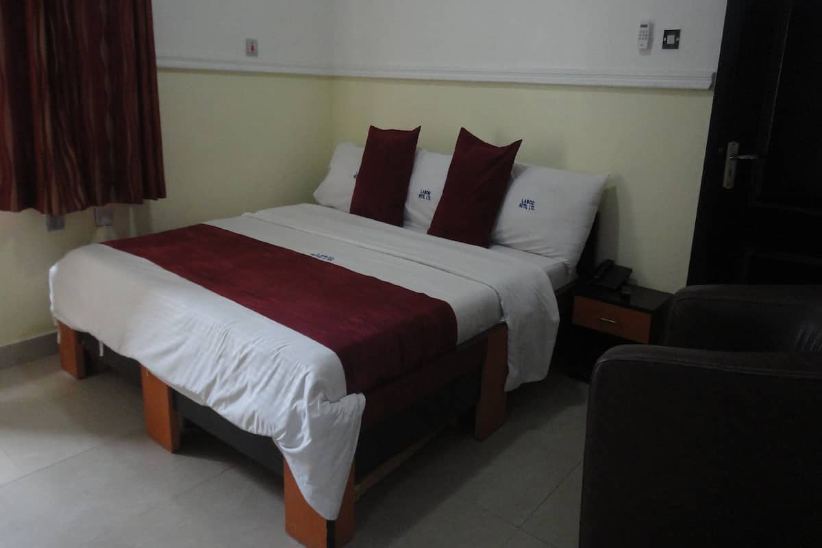 Desk, laptop workspace, free WiFi, bed sheets