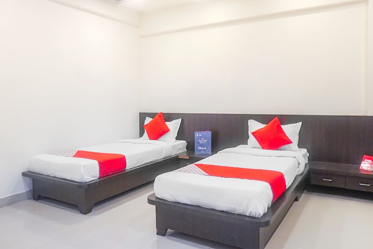 Deluxe Double or Twin Room, 1 Double Bed | Free WiFi, bed sheets
