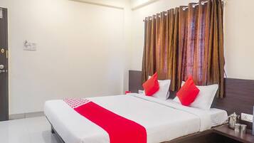 Chambre Standard Double ou avec lits jumeaux, 1 lit double, fumeurs | Wi-Fi gratuit, draps fournis