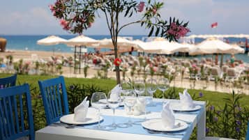 4 Restaurants, Frühstück, Mittagessen, Abendessen, internationale Küche