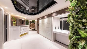 Un sauna, baño turco, 1 sala de tratamiento, masajes