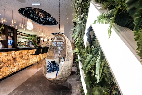 Bar (on property). voco Strasbourg Centre The Garden by IHG