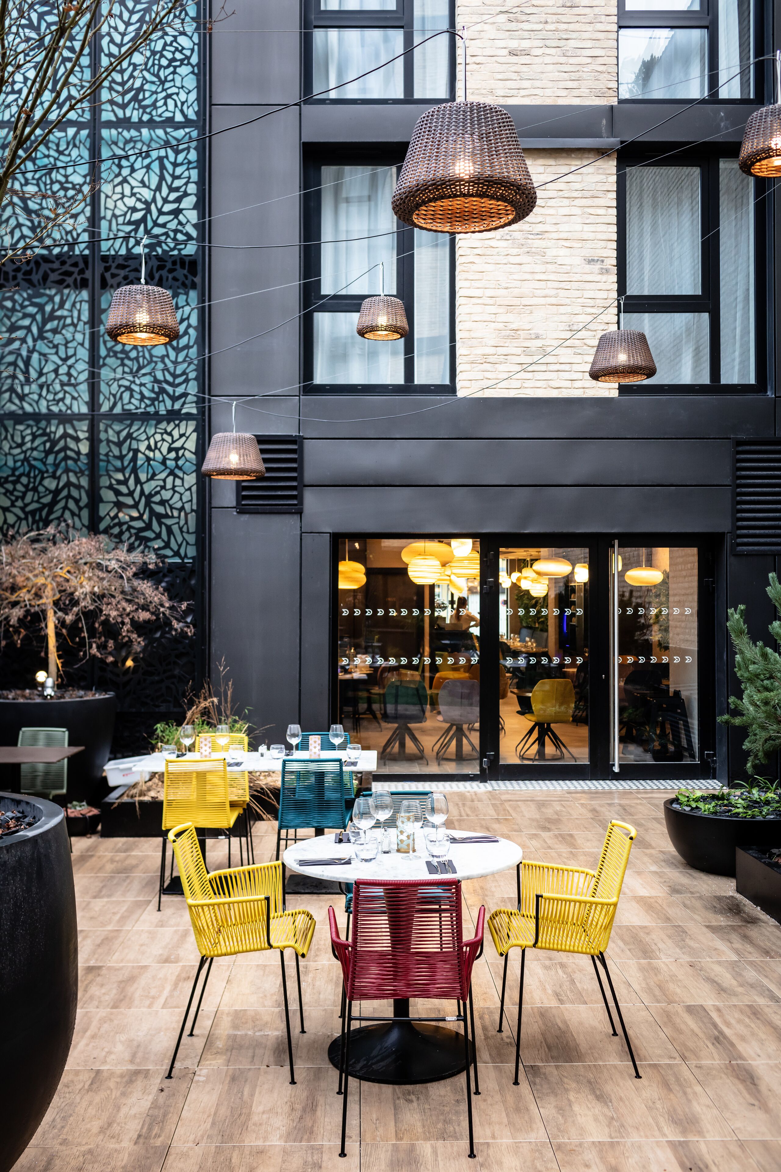 屋外ダイニングエリア