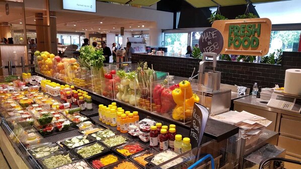 Exterior detail - Casa Liberty (Milan)